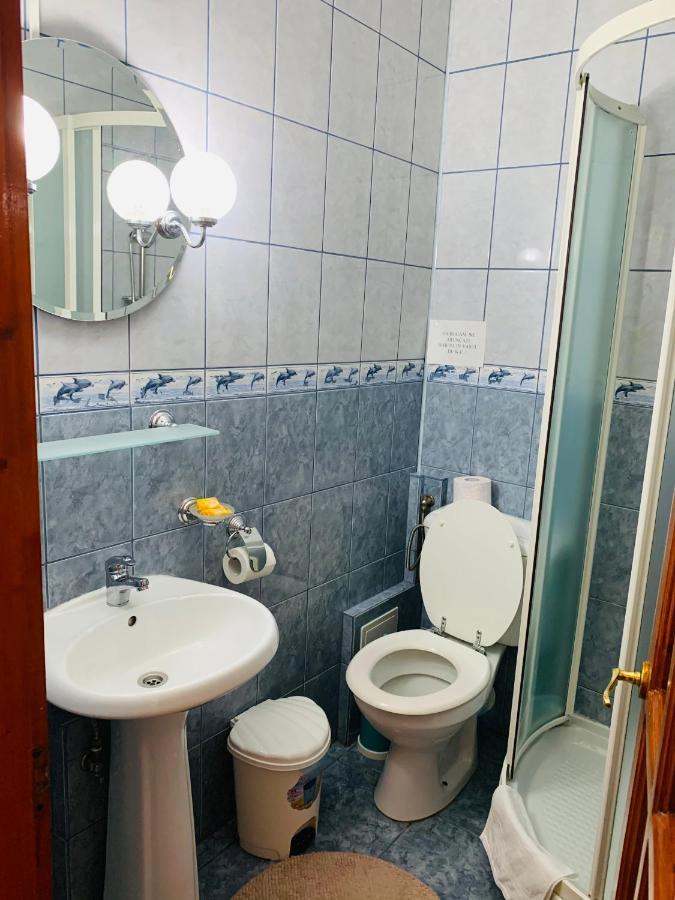 Alex & Maria Hotel Carpinisu Bagian luar foto